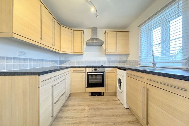 5, Roper Close, Colchester photo 2