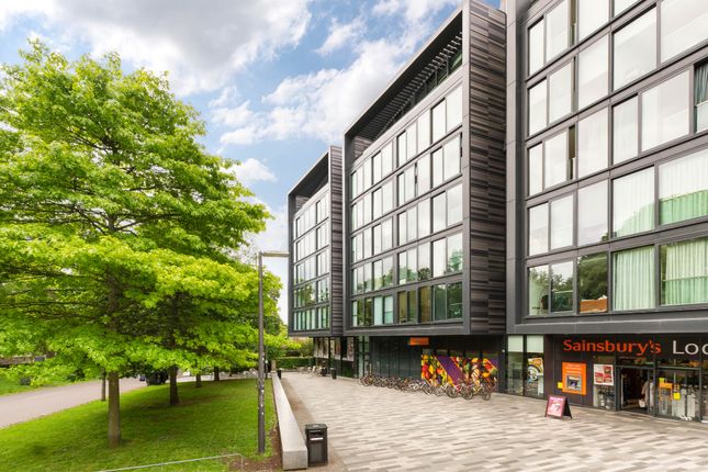 Thumbnail Flat for sale in 28/28 Simpson Loan, Edinburgh