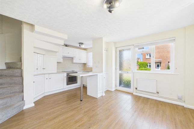 1, Harris Close, Gloucester photo 2