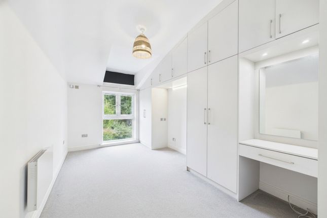 Hampshire Villa,, Courtlands, Maidenhead photo 3