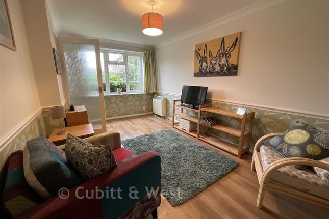 22, Church Green, Shoreham-By-Sea photo 2