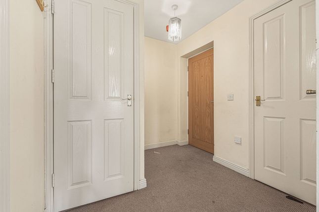92,Flat 10, Park Street, Bridgend photo 3