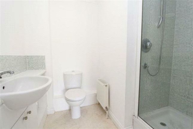 131 Wallace Court The Dell, Southampton photo 5
