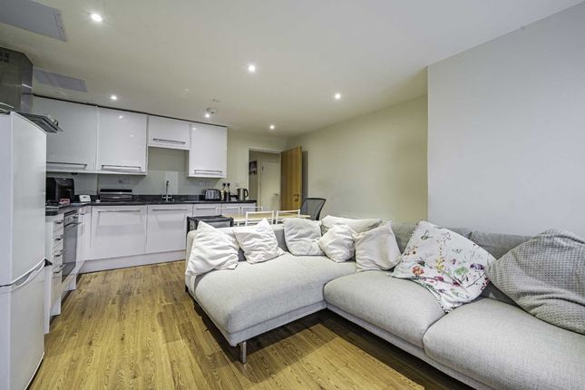 Flat for sale in Station Road, Hampton