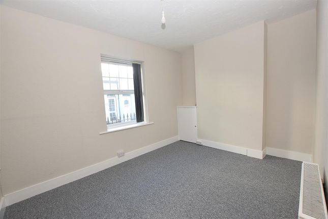 Flat 2, 10, Spring Street, St. Leonards-on-Sea photo 3