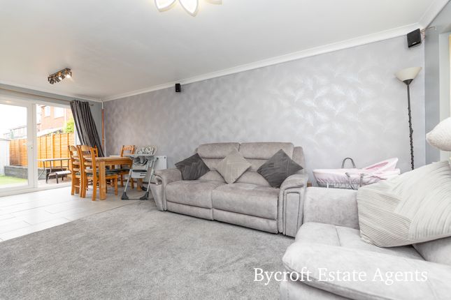 52, Fern Gardens, Great Yarmouth photo 2