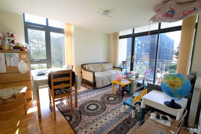 Newsom Place, St Albans photo 2