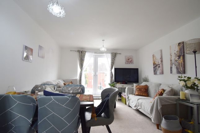 Flat 3, Mclellan Court, 25, Common Way, Coventry photo 2