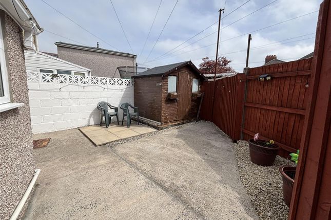 27, Martin Road, Llanelli photo 4