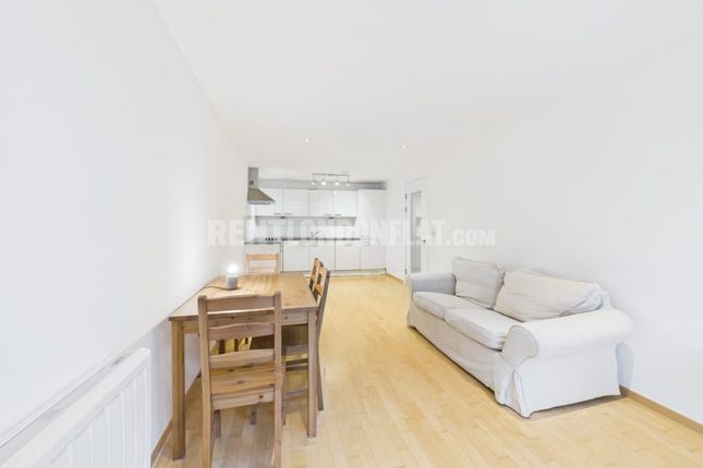2-bed flat on Petergate, Battersea, £2,552/mo