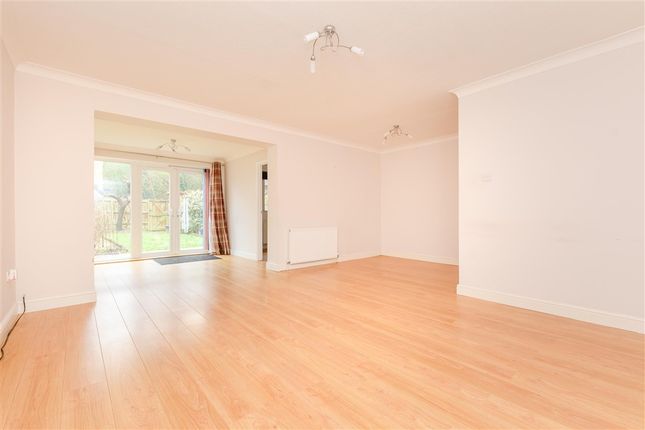 Manor Forstal New Ash Green, Longfield photo 2