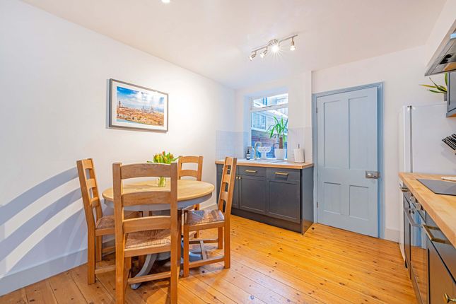 33 Alexandra Road, Thames Ditton photo 4