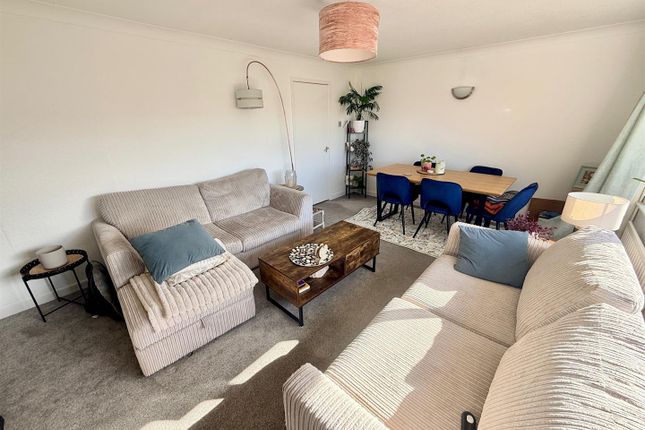 Chatsmore Crescent, Worthing photo 4