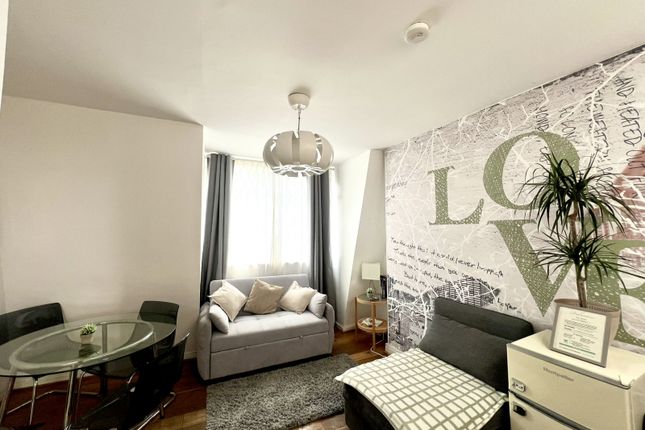 One Bedroom Flat To Rent In The Heart Of Oxford Street