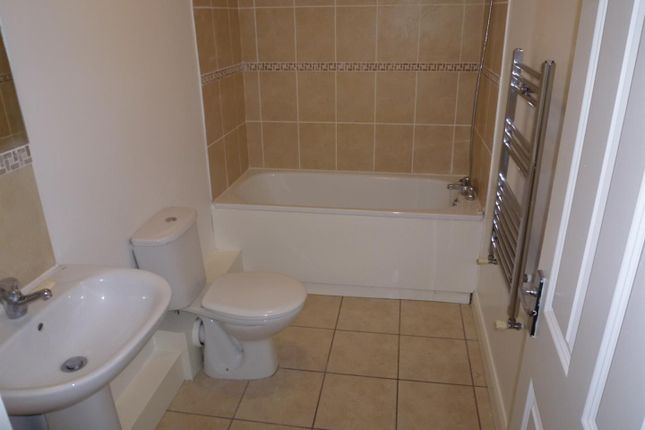 16a, Treetop Close, Luton photo 5
