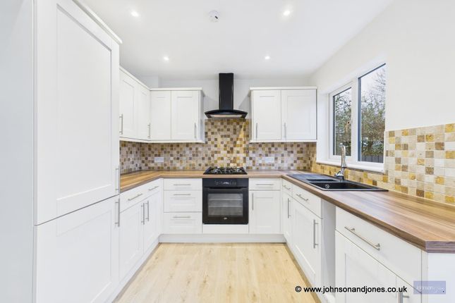 19, St. Anns Road, Chertsey photo 3