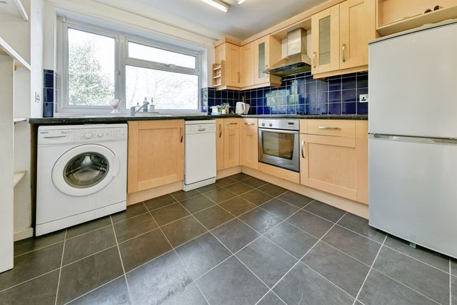 7, Tudor Court, Hitchin photo 3