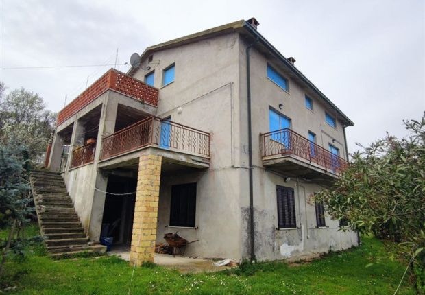 Detached house for sale in Chieti, Torino di Sangro, Abruzzo, CH66020