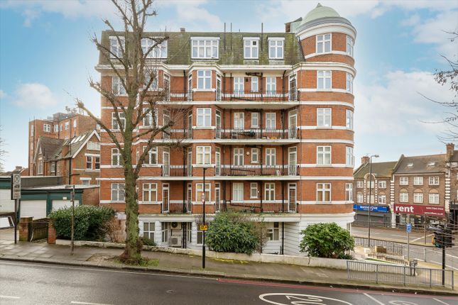 Flat to rent in Palace Court, Finchley Road, London