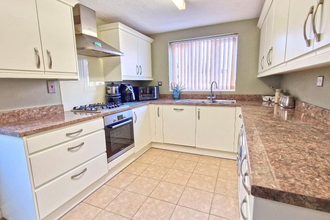 26, The Magnolias, Bicester photo 2