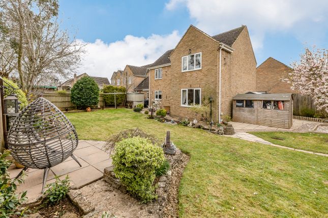 Link-detached house for sale in The Maples, Carterton, Oxfordshire