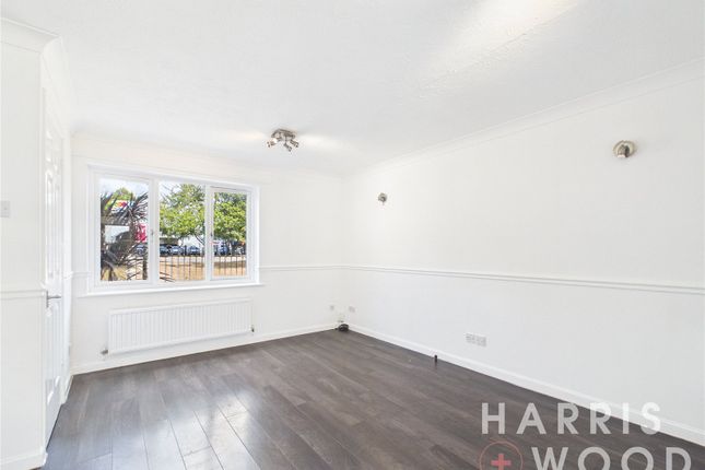 31, Hallcroft Chase, Colchester photo 2