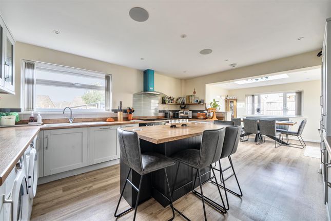 28, Ashfield Park, Martock photo 3