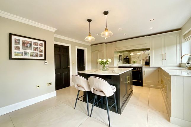 11 Chiltern Close, Crewe photo 2