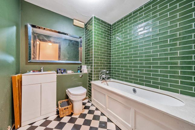 Flat for sale in William Morris Way, London