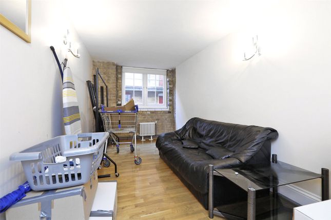 Flat for sale in Globe Wharf, 205 Rotherhithe Street, London