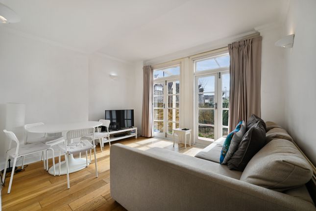 Flat for sale in Worple Road, Wimbledon