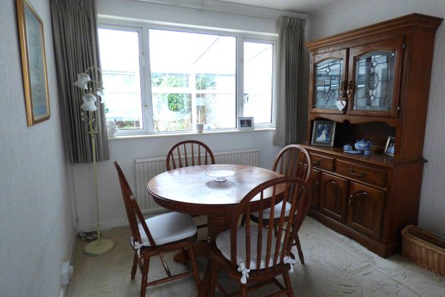 11, Kennington Close, Swansea photo 4