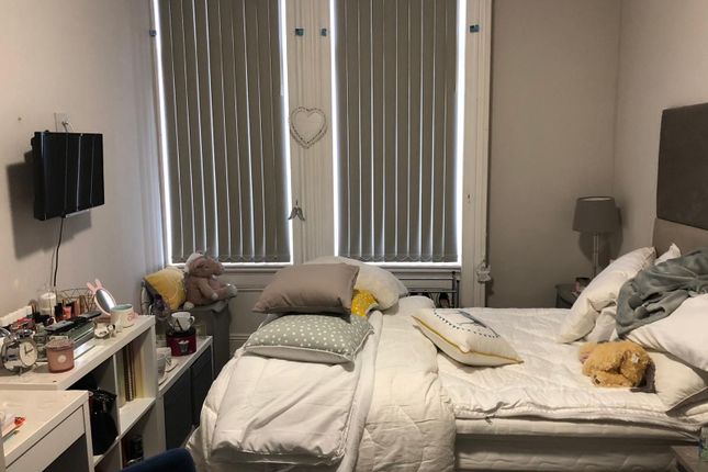 Flat 4, Leeds photo 3