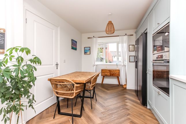 47, Neptune Road, Wellingborough photo 4