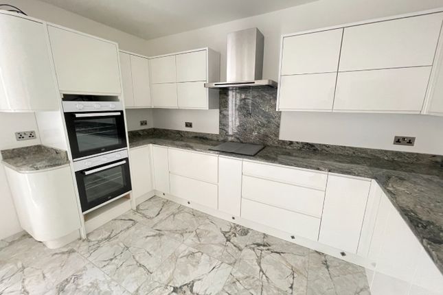 63, Marsh Road, Luton photo 4