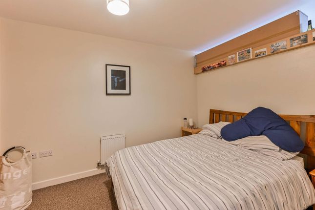 Flat for sale in Vellum Court, Walthamstow, London