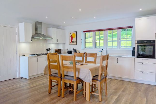 1 Wyndham Court, Midhurst photo 3