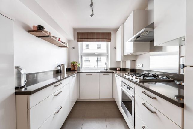 Flat for sale in Westbourne Terrace, Bayswater, London