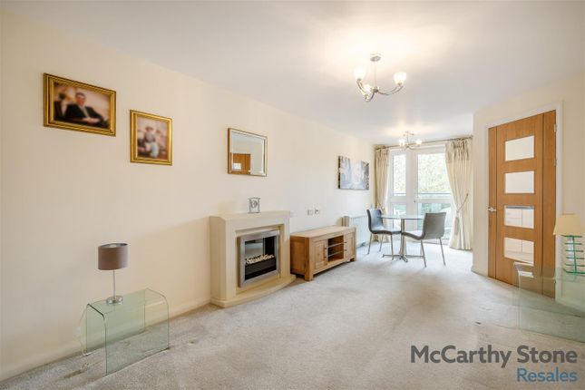32 Broadfield Court, Park View Road, Manchester photo 3