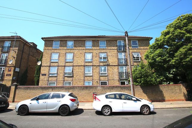 Flat for sale in Cahir Street, London