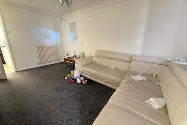 Masefield Way, Stanwell photo 2