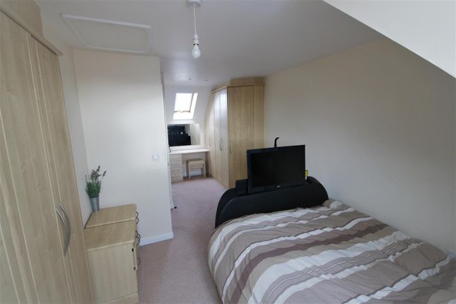64, Burleigh Court, Nottinghamshire photo 4