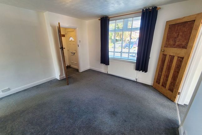 25, Testwood Crescent, Southampton photo 3