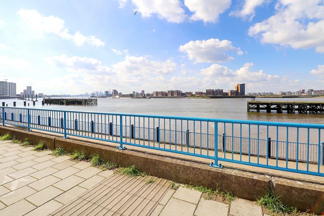 Flat for sale in Pier Way, London