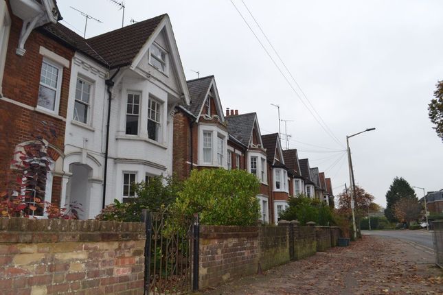 Thumbnail Flat to rent in Luton Road, Harpenden