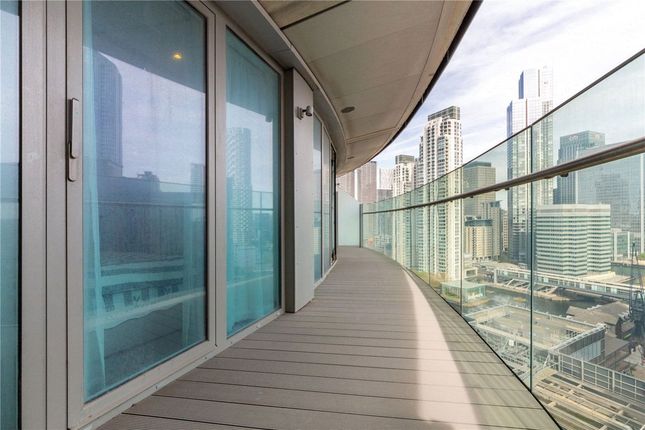 Apartment 1707, Arena Tower, 25, Crossharbour Plaza, London photo 2