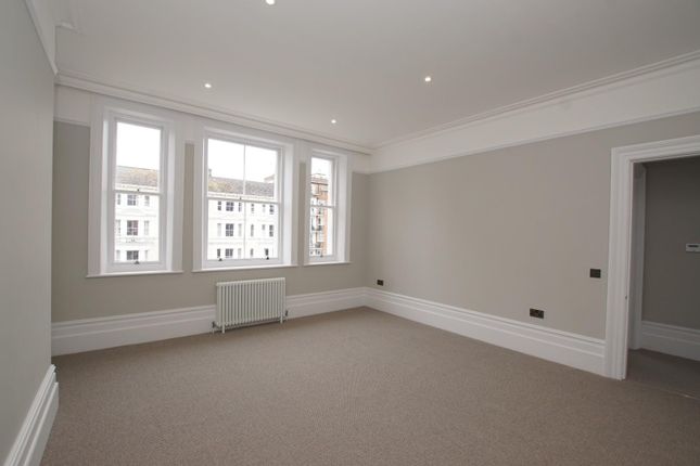7 Southdown House, 2 Howard Square, Eastbourne photo 2