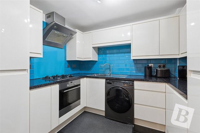 Flat 37, Nacton Court,, Hevingham Drive, Romford photo 2