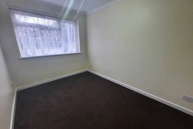 Maisonette to rent in Perry Street, Crayford