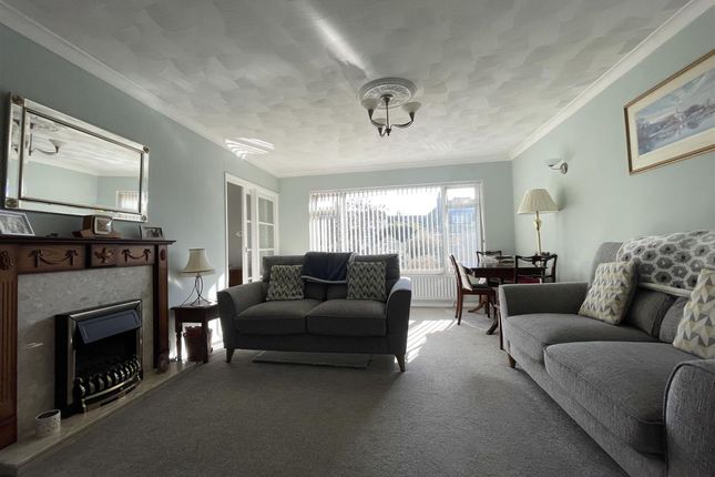 4 Waverley Gardens, Pevensey photo 3